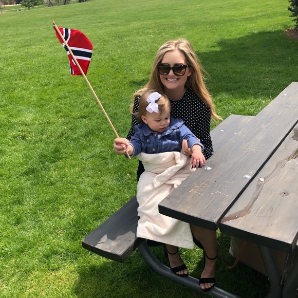 Meet your Posher, Elin - Picture 3 of 11